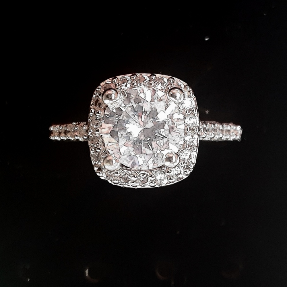2 cut Diamond engagement ring